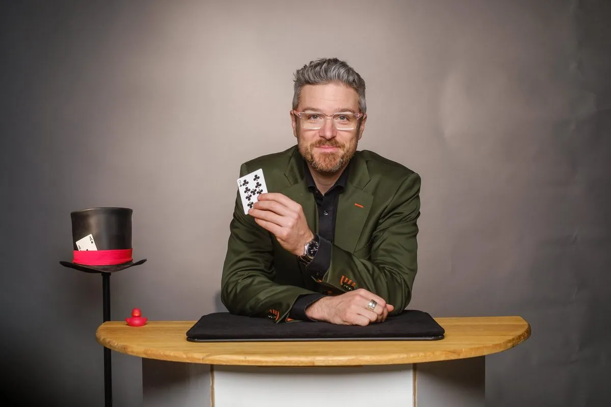 André Desery at the magic table – closertomagic
