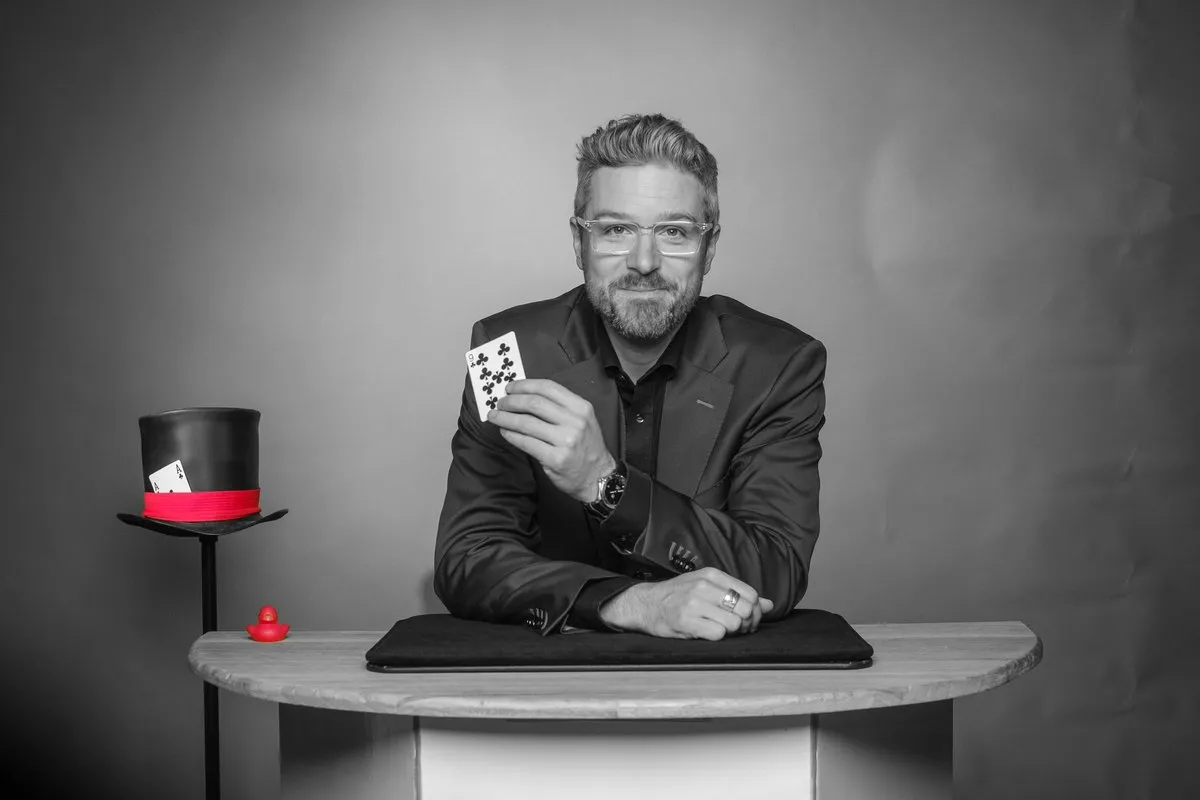Tischzaubershow closertomagic