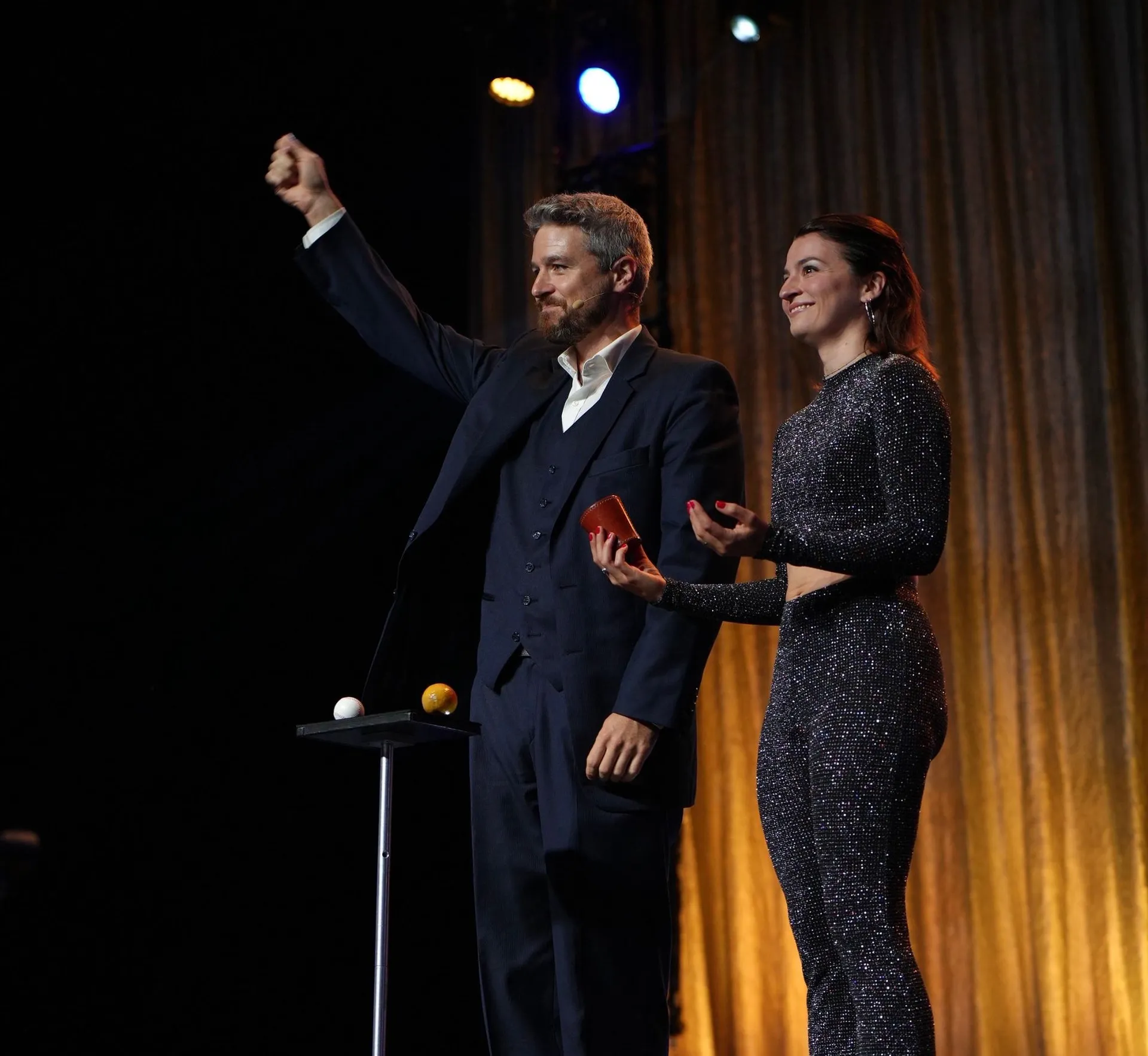 André Desery performing Stand-Up Magic